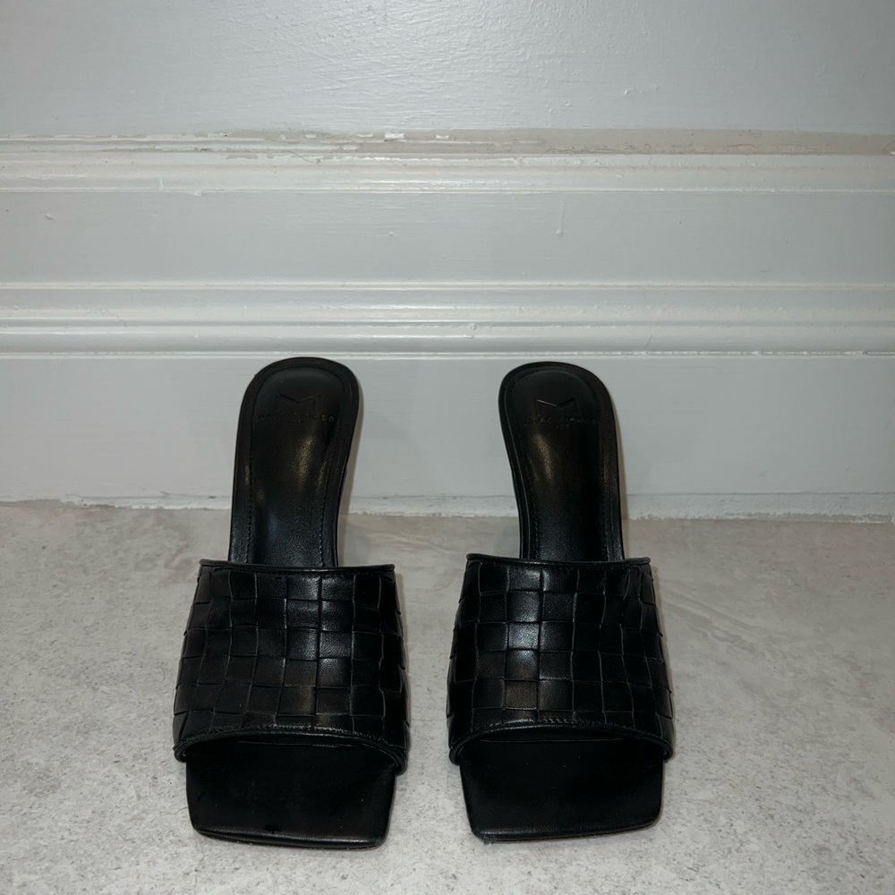 Marc Fisher black heals